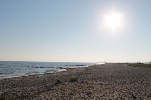 Ein herrlich breiter Sandstrand lädt Sie ein!