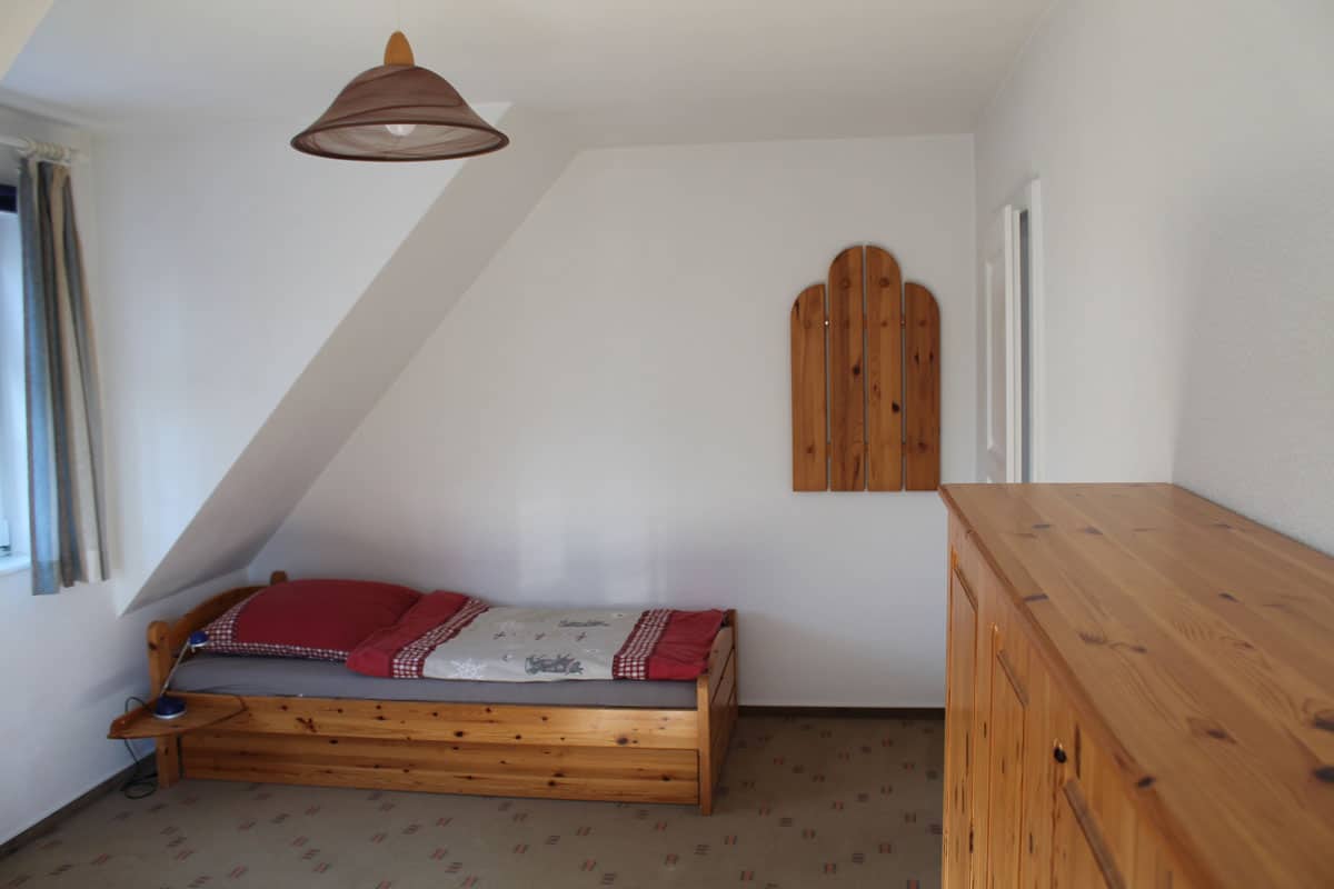 Sehr geräumiges Zimmer mit 2 Einzel-Betten