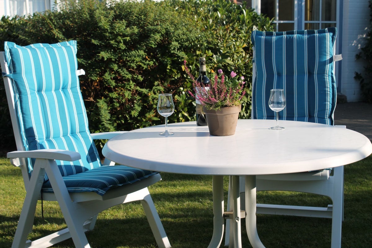 Viel Sonne im Garten auf der Südwest-Terrasse